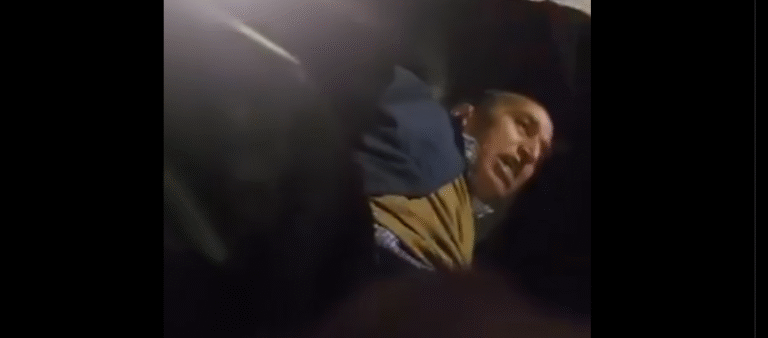 menootté insulte le roi