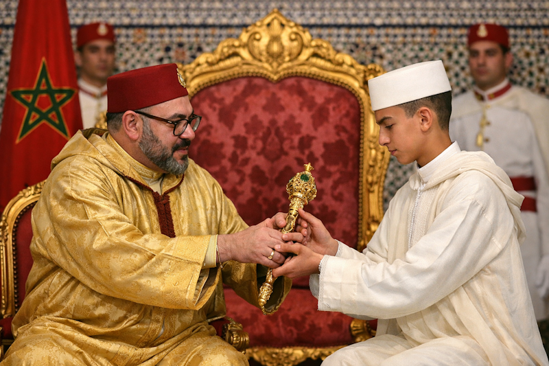 momo cede poder a su hijo